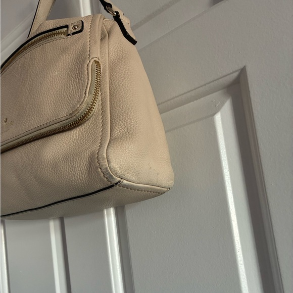 Kate Spade New York Cream Leather Cobble Hill Toddy Shoulder Bag - Picture 10 of 16